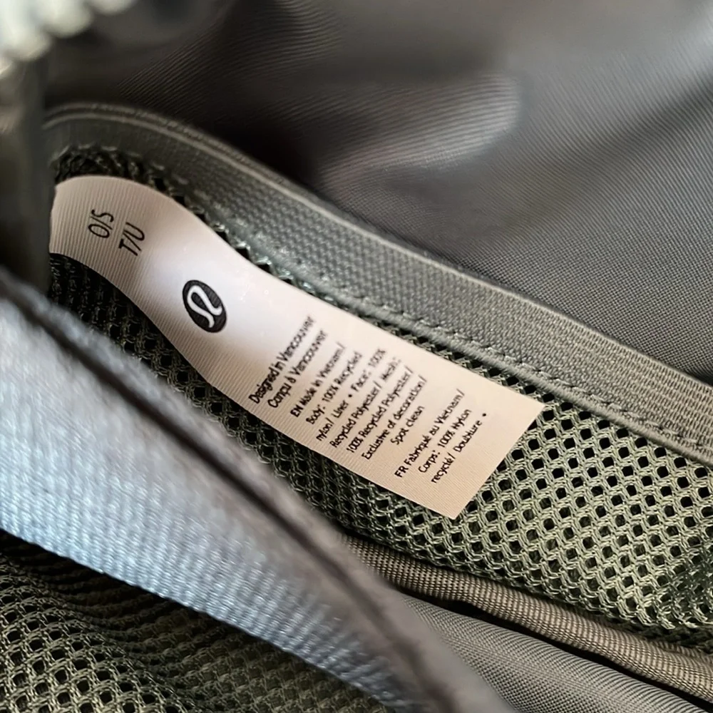 lululemon athletica Everywhere Belt Bag - Picture 7 of 10